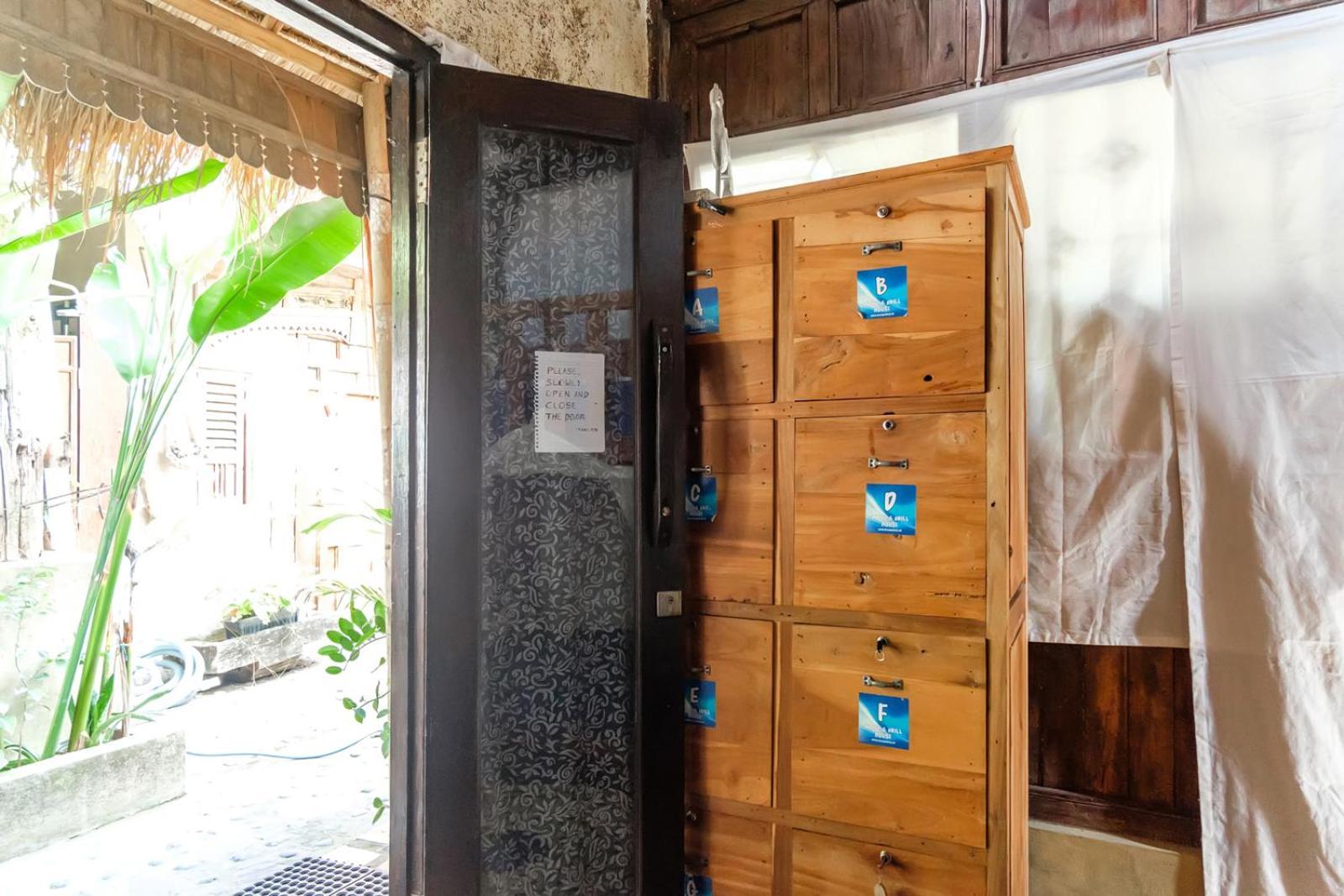Twospaces Living At Wave And Chill House, Canggu מראה חיצוני תמונה